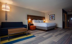 Holiday Inn Express & Suites Atlanta n-Perimeter Mall Area